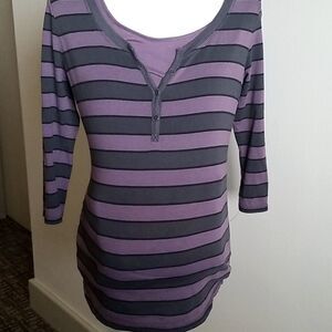 TWO HEARTS MATERNITY 3/4 SLEEVE TOP,  SZ SMALL